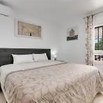 Holiday home Vivelorural Club 14, Terraza Y Piscina *