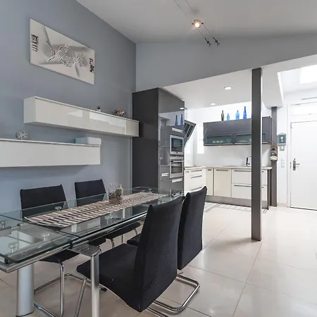 Holiday home Vivelorural Club 14, Terraza Y Piscina Playa del Ingles (Gran Canaria)