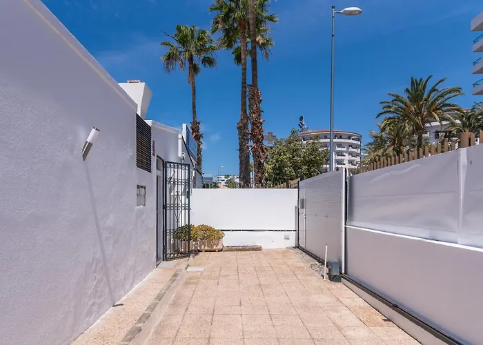 Vivelorural Club 14, Terraza Y Piscina * Плайя-дель-Інглес