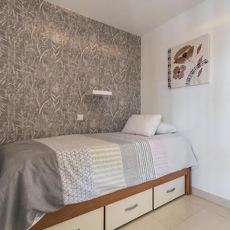 Vivelorural Club 14, Terraza Y Piscina * Playa del Ingles (Gran Canaria)